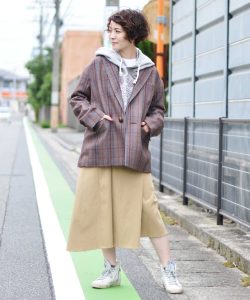 Johnbull Private labo office staff